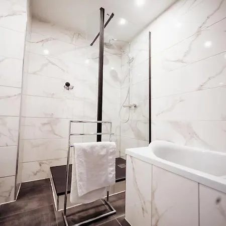 - Centre - Autoroute A 5 Minutes Chez William Apartmán